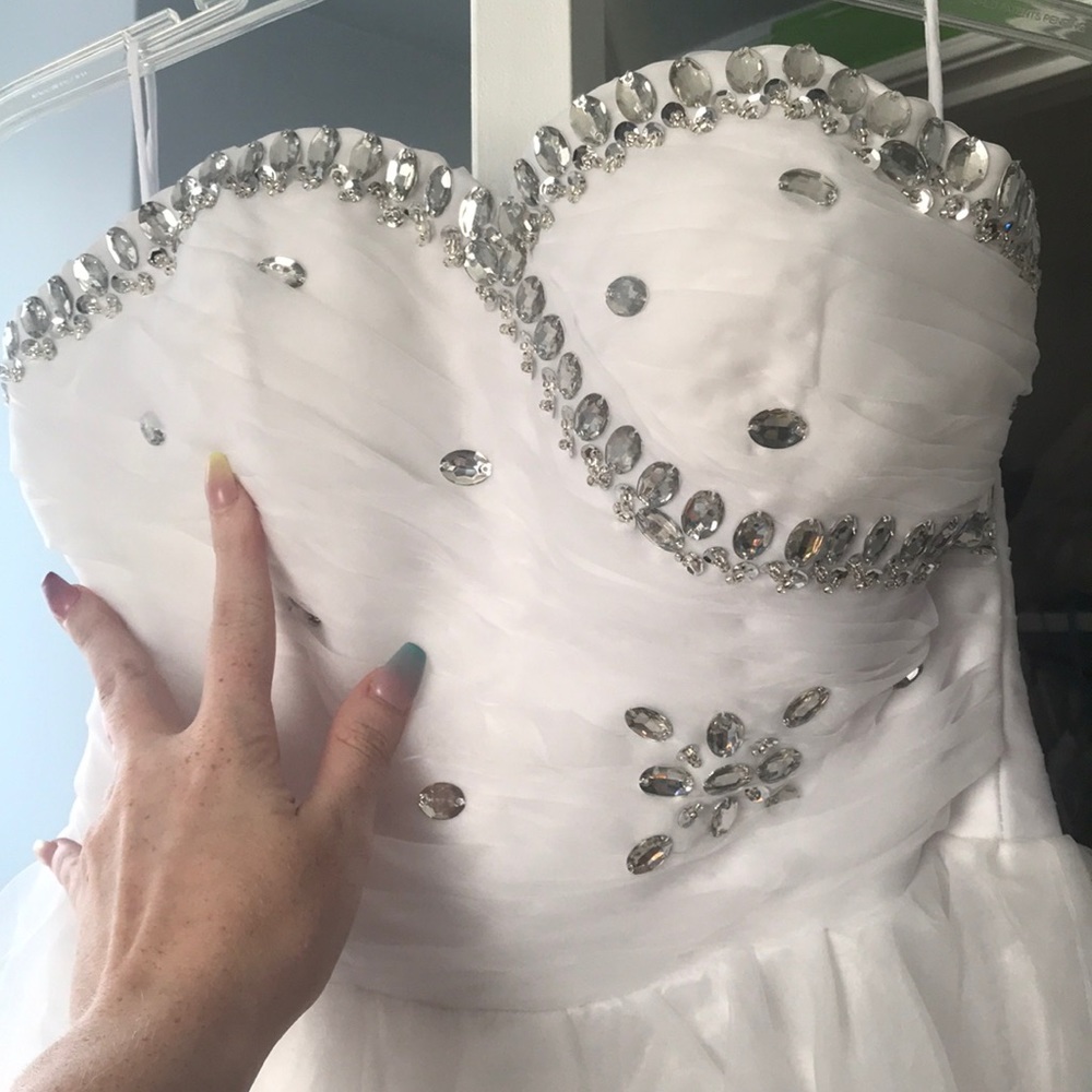 BEAUTIFUL HOMECOMING/ WINTER FORMAL DRESS